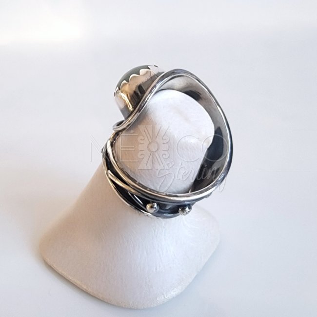 Oxidized Silver Peridot Mermaid Ring