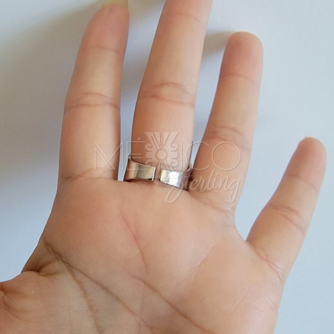 Aztec Beauty Silver Amethyst Poison Ring