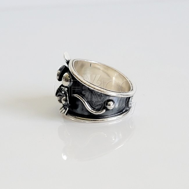 Flower Oxidized Silver and Turquoize Ring