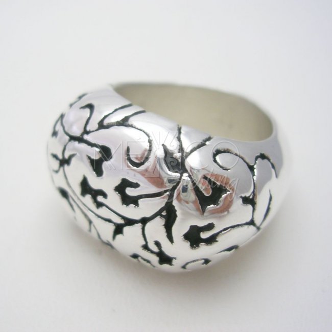 Taxco Silver Ring with Ivy Oxidized Decoration