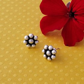 Cute Sterling Silver Flower Stud Earrings