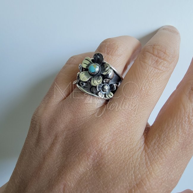 Flower Oxidized Silver and Turquoize Ring