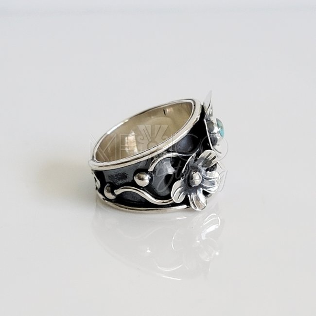 Flower Oxidized Silver and Turquoize Ring