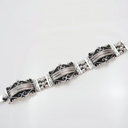 Vintage Style Silver Bracelet Intricate lines