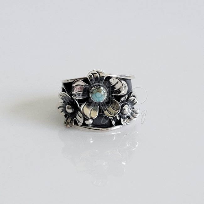Flower Oxidized Silver and Turquoize Ring