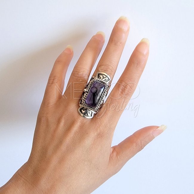 Aztec Beauty Silver Amethyst Poison Ring