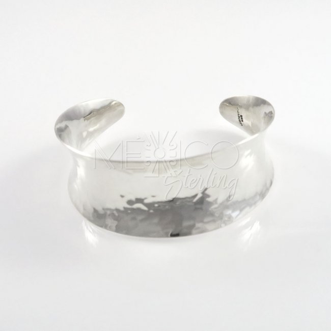 Fashionable Mexican Silver Hammered Cuff - Click Image to Close