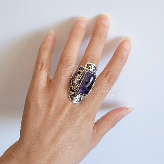 Aztec Beauty Silver Amethyst Poison Ring