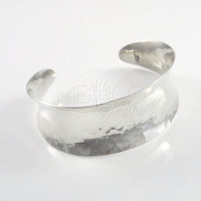 Fashionable Mexican Silver Hammered Cuff
