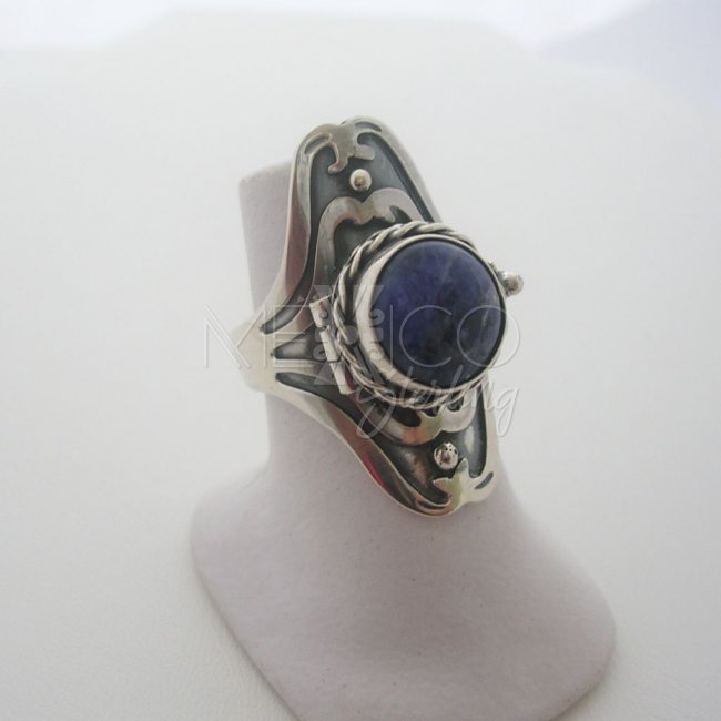 Taxco Silver Poison Ring Dramatic Design